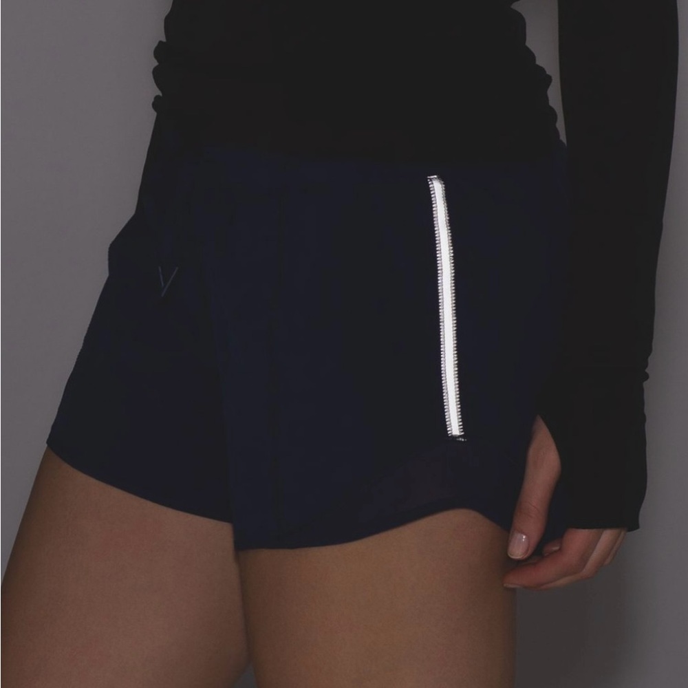 LULULEMON Hotty Hot Short 4" - Hero Blue - W7ACQT - Sz 8 - Picture 2 of 11